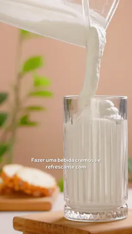 Que tal se refrescar com um delicioso e saudável Frozen de Abacaxi? Considerado um símbolo de hospitalidade e luxo, o abacaxi é até hoje utilizado para decoração em mesas. 🍍 Rico em vitamina C e bromelina, enzima que ajuda na digestão de proteínas. E no verão, nada melhor que consumi-lo bem gelado. Aprenda a fazer um Frozen de abacaxi. INGREDIENTES: - 250g de abacaxi congelado - 1 scoop de Collagen Protein Abacaxi e Hortelã Puravida - 100ml de água - Fatia de abacaxi para servir MODO DE PREPARO: Bata o abacaxi no liquidificador com Collagen Protein e a água; Sirva a bebida, finalize com fatias de abacaxi e aproveite. RENDIMENTO: 1 porção de 500ml TEMPO DE PREPARO: 5 minutos #Puravida #Abacaxi #Verão