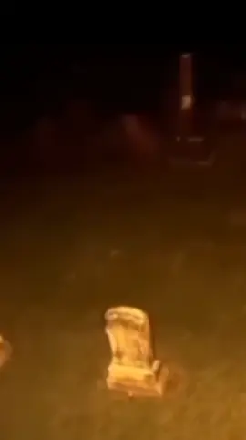 fantasma real en cementerio #fantasma #cementerio #paranormaldimension #paranormalactivity #paranormalexperience #paranormalactivity #parati #paranormaltiktok #foryoupage 