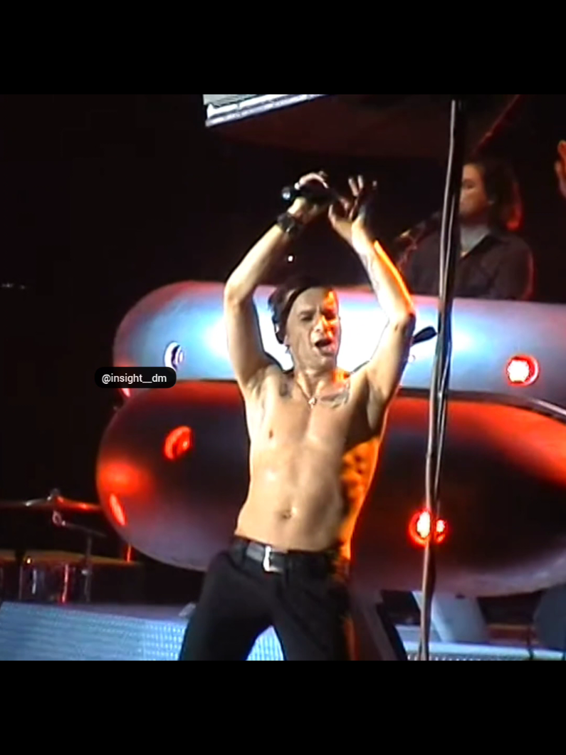 Depeche Mode - World in my Eyes, Arena Riga, September 2006 ✨ #depechemode #davegahan #martingore #andyfletcher #alanwilder #synthpop #synthwave #90smusic #80smusic #electronicmusic #livemusic #depechemodeforever #devotee 