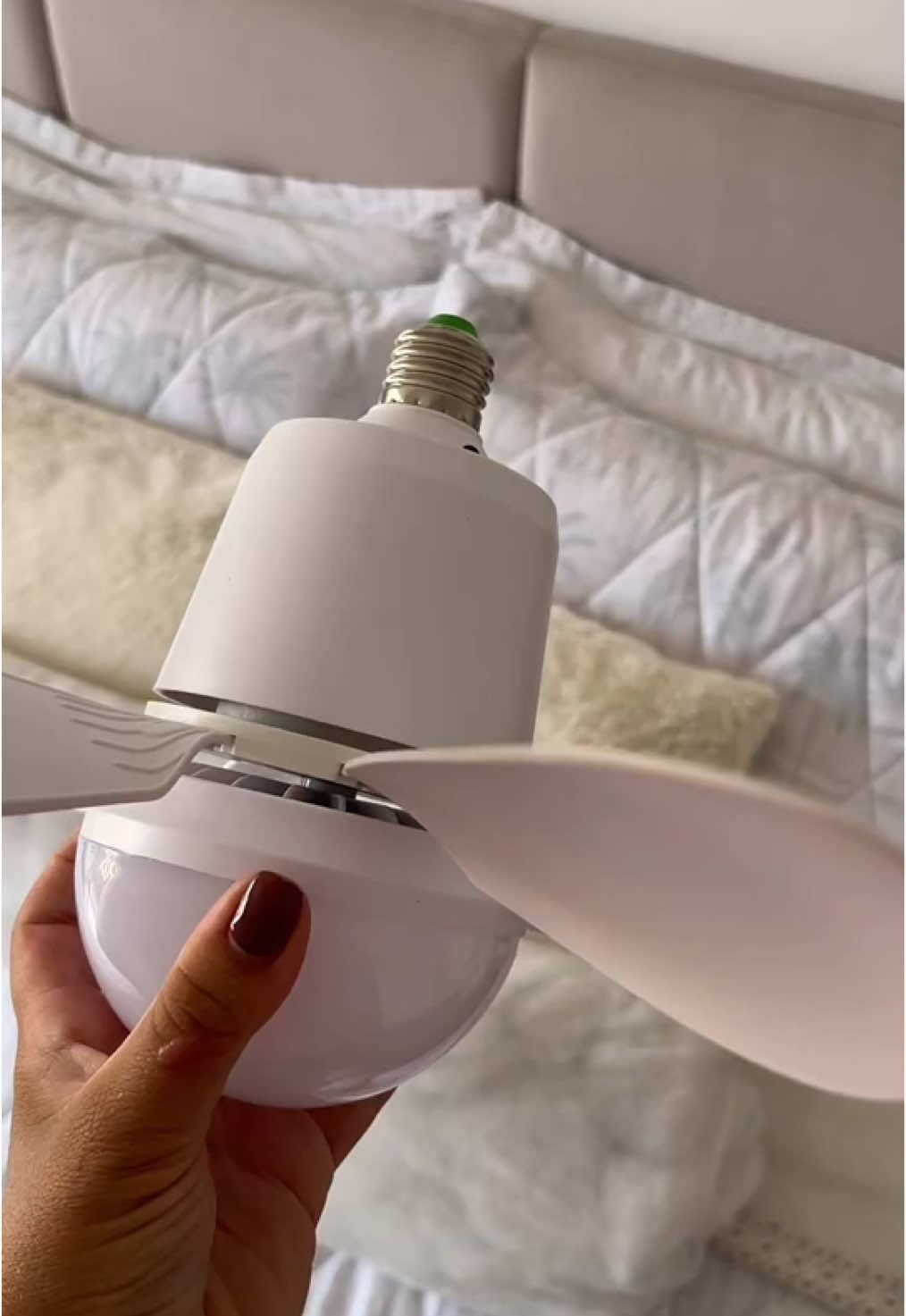 Achados da Shopee  Ventilador de Teto com controle remoto amei e já comprei mais um pro quarto do Samuel.  #achadosshopee #achados #shopee #ventiladordeteto 
