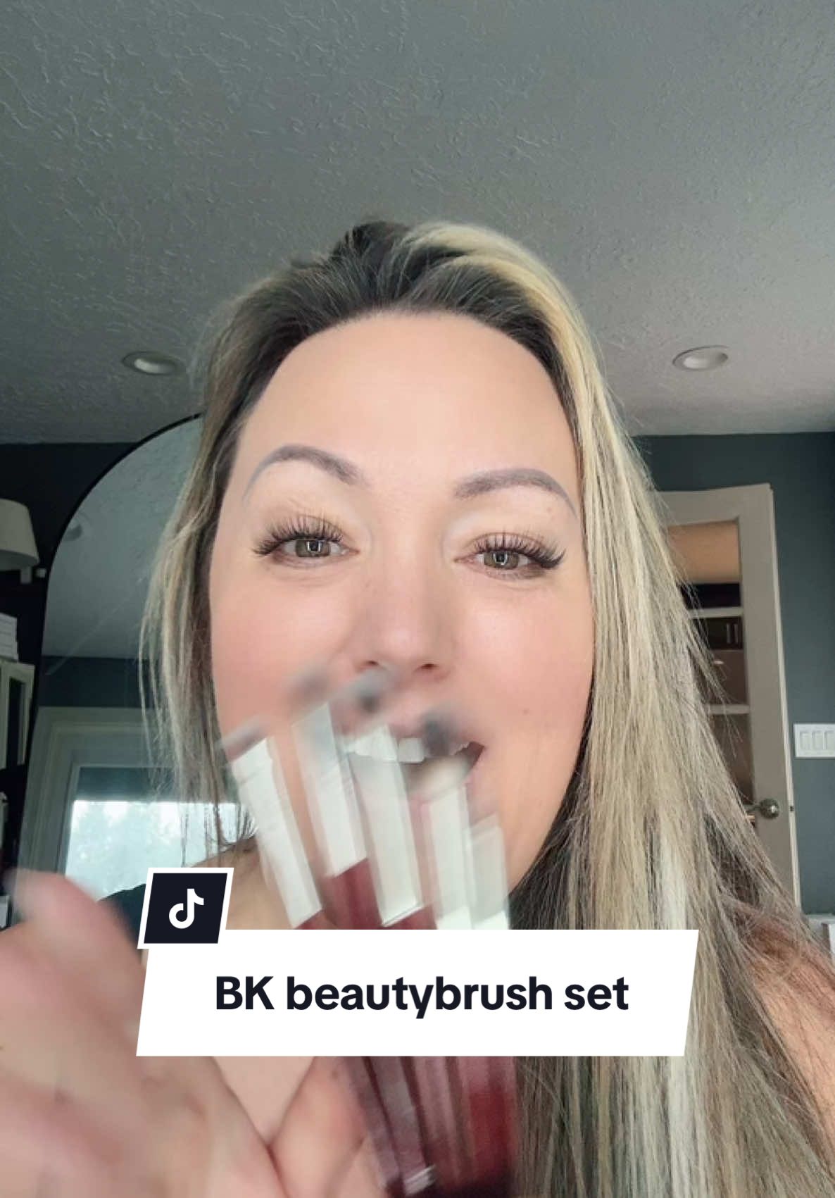 If you need a new make up brush set for your eyes, this one has it all!  @BK Beauty Brushes #bkbeautybrushes #MakeupBrushes #TikTokMadeMeBuyIt #MakeupMustHave #MakeupBrushSet #HoodedEyes #