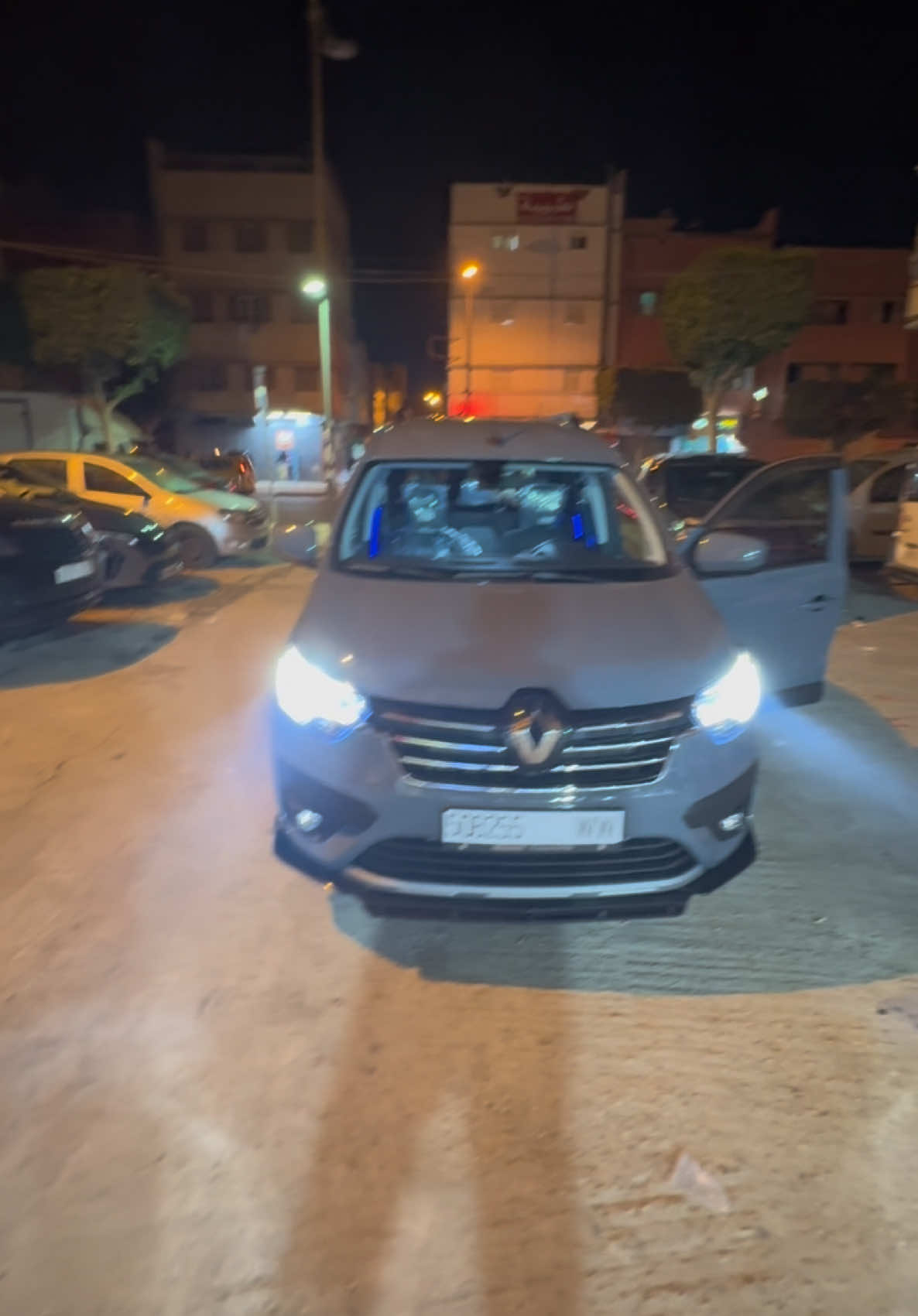 خدمة نقية فالexpress ✅#toyotahilux  #hilux4x4 #hiluxownersclub  #revolution #express  #renault  #renaultsport  #tuning 