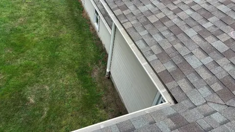 With warmer weather just around the corner means it's the perfct time for a new roof! Don't let small issues turn into big problems- upgrade today and keep your home protected for years to come. Contact us now for a free consultation!  (203) 265-5200 #fypage #yalesvilleroofing #owenscorning #owenscorningpreferredcontractor #roofing #roofingtiktok🔥 #roofersoftiktok #fyp #foryoupage