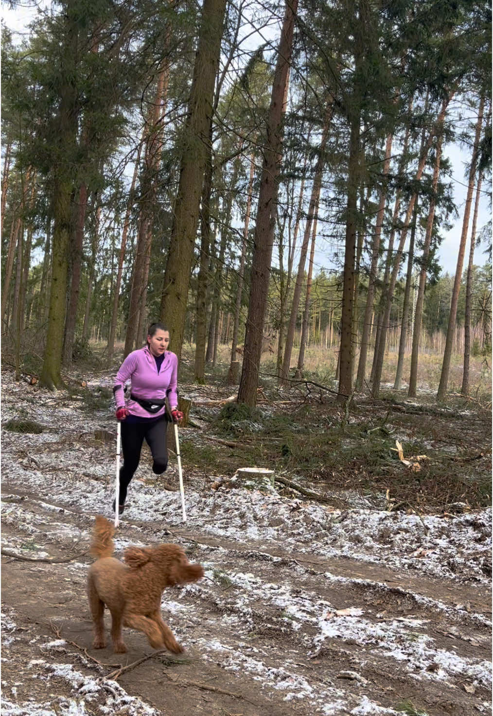 Każda pogoda jest dobra na trening. Jasne, nie zawsze jest chęć, nie zawsze jest motywacją.. ale właśnie to sprawia, że jesteśmy lepsi - robienie coś POMIMO! #motywacja #girl #poland #polishgirl #trening #instagood #Running #bieganiezpsem #ampfutbolpolska #beznogi #amplife #amputee #niepelnosprawnosc #niepelnosprawnadziewczyna #niepelnosprawni #ampfutboljestpiekny #motivation #pudeltoy #bialystok #CapCut 