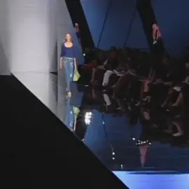 Gemma Ward for Valentino #gemmaward #valentino #catwalk 
