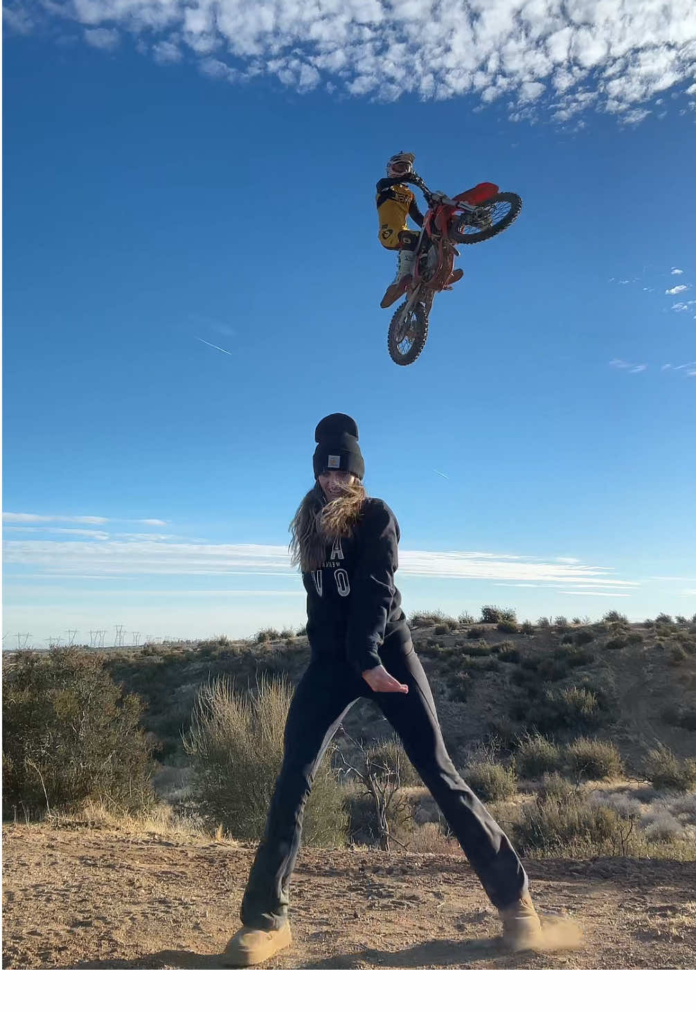 Rat dance with @jeremybyrne555 🩵 The timing was impeccable I couldn’t stop laughing😂 Once I got to the SpongeBob I was done for😂 #ratdance #motocross #dirtbike #motocouple #dance #motorcycle #motocrossedit #desert #california