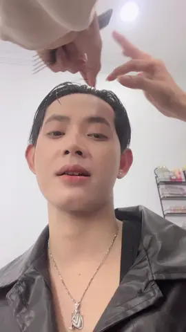 ថតទៀតហេីយ