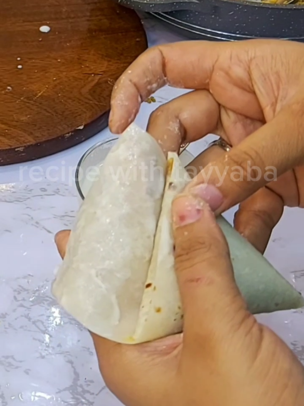 New style samosa making easy and quick #cooking #Recipe #food #foryou #foryourpage #views #reels #fyp #viral #Ramadan #recipewithtayyaba #samosafolding #samosa @Ducky Bhai @Cooking with Hel 