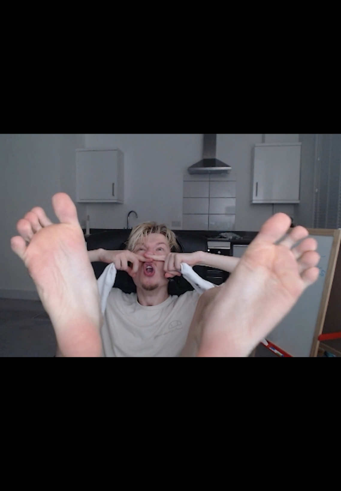 KeshaEuw feet #keshaeuw #keshaeuwfeet #twitchfeet #twitch 