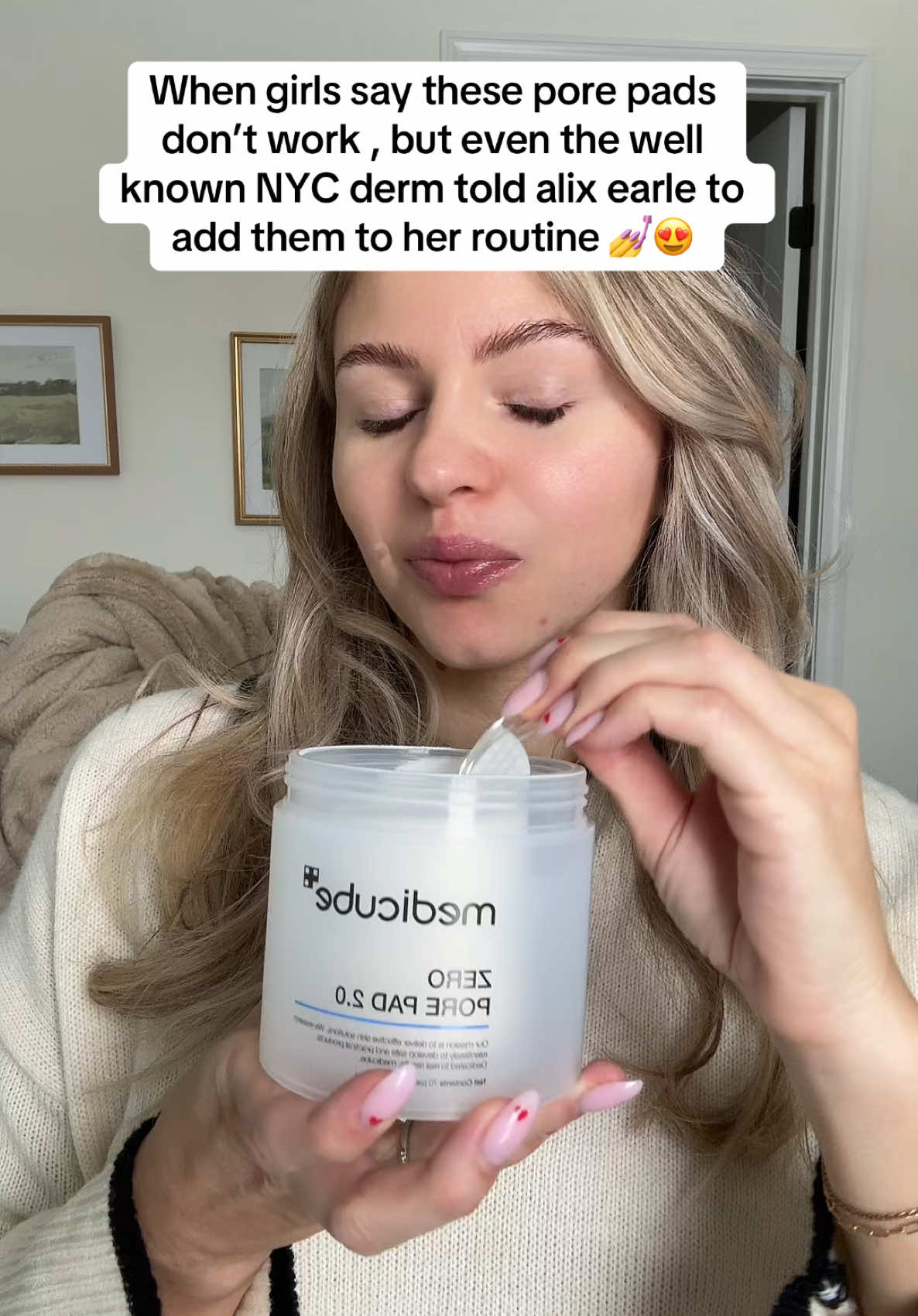 No pores or blackheads?  YES PLEASE 💅🙌👏 #medicube #medicubetiktokshop #medicubereview #medicubeporepad #porepads #blackheadremover #poreremover #alixearle #alixearlegrwm #nycdermatologist #tiktokshopviral #tiktokshopcreatorpicks #tiktokshopjumpstartersale 