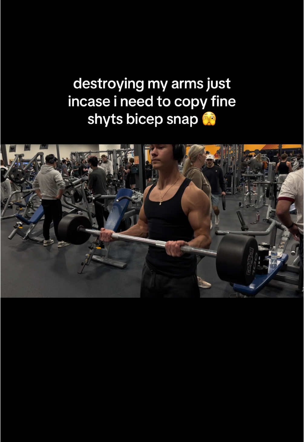 where are the fine shyts at?? #gym #Fitness #biceps #snap #veins #curls #shyt #fine #GymTok #FitTok #real #08 #tren 