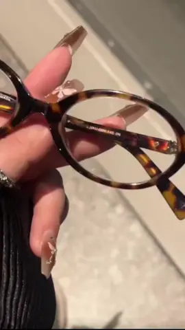Oval frame leopard print glasses#gradedglasses #graded #antiradiationeyeglass #eyeglasses #eyewear #photochromic #glasses #eyewearfashion #Glasses 