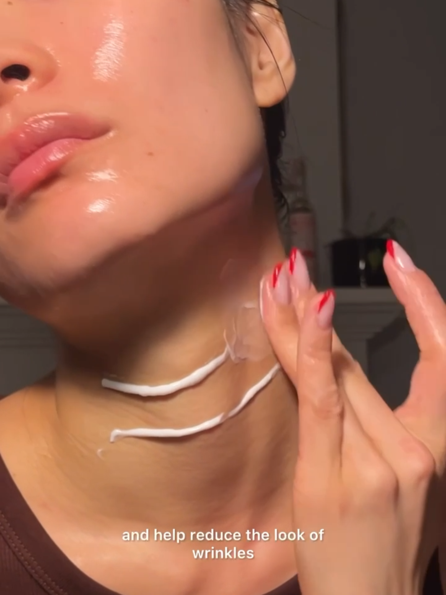 Even stubborn neck lines get perfect care with just Naturekind Lifting Neck Cream! ✨ Thanks to @miaglowy ❤️ #naturekind #neckcream #neckwrinkles #neckcare #koreanskincare