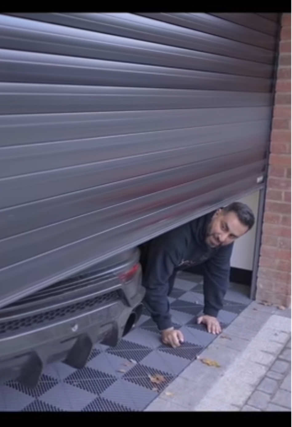 A Fan Teaches Yianni To Park #yiannimize #yianni #urus #parking #challenge 