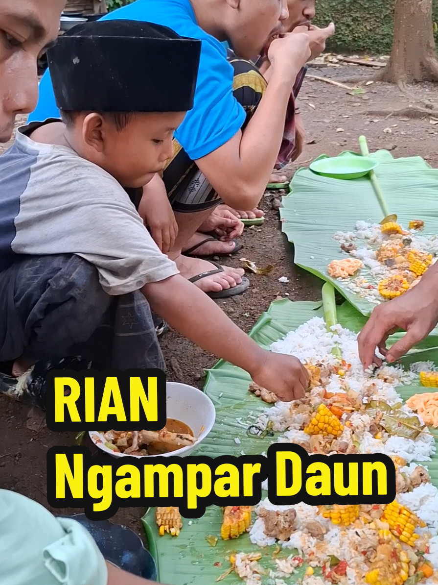 Rian Ngampar Daun #santri #pesantren #masakansimple 