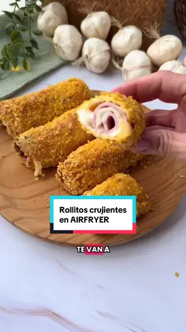 ✨RECETA en menos de 10 minutos en AIRFRYER Guarda esta receta porque estoy segura de que, en cuanto la pruebes, te va a encantar! 😋😋 📝 Ingredientes 🔸4 rebanadas de pan de molde 🔸4 lonchas gruesas de jamón cocido 🔸4 lonchas de queso 🔸1 huevo 🔸1 chorrito de leche 🔸Sal y pimienta 🔸Orégano 🔸Flish de aceite de oliva VE ▶️ Hazlo en la freidora de aire a 195 °C - 8 minutos Pruébalos y me cuentas qué te han parecido 😍Cualquier otra duda o sugerencia, te leo en los comentarios! 🥰⬇️🥰 . #recetasrapidas #recetasfaciles #freidoradeaire #airfryer #recetas #Receta #aperitivo #picoteo #cena
