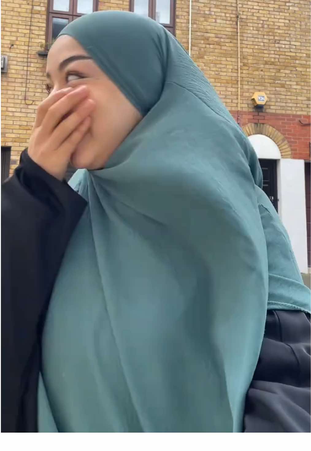 my hijab is no where perfect but if any girl want some advice dm me🤍 #hijab #Ramadan 