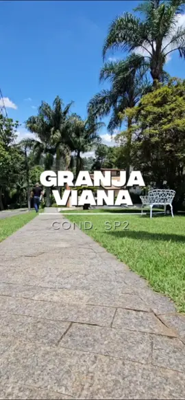Casa com 4 dormitórios à venda, 1380 m² - Granja Viana - Cotia/SP. RS 3.990.000,00 Magnífica! Esta mansão moderna oferece um acabamento impecável e está estrategicamente situada em uma elevação, proporcionando vistas deslumbrantes. O condomínio fechado garante segurança 24 horas, tanto interna quanto externamente, e conta com um generoso espaço para até 10 vagas de garagem. O living é amplo e arejado, conectando-se a um quintal deslumbrante, enquanto a cozinha está equipada com armários refinados. Detalhes como lareira e piso em madeira conferem um toque acolhedor, complementado por uma elegante sala de jantar. Uma residência que une luxo, conforto e beleza, agende sua visita!! . PORTAL RAPOSO IMÓVEIS  (11) 95782-6753  VALESCA OLLER  . #granjaviana #mercadoimobiliário #condominiofechado #morarbem #casanagranjaviana #altopadrao #cotia #financiamentoimobiliario #saopaulo2 #quintalgramado #quintalgrande #2025  #portalraposoimoveis