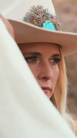 I always was gonna run 🩵🌵🐴 #countrymusic #westernfashion #horsegirl 