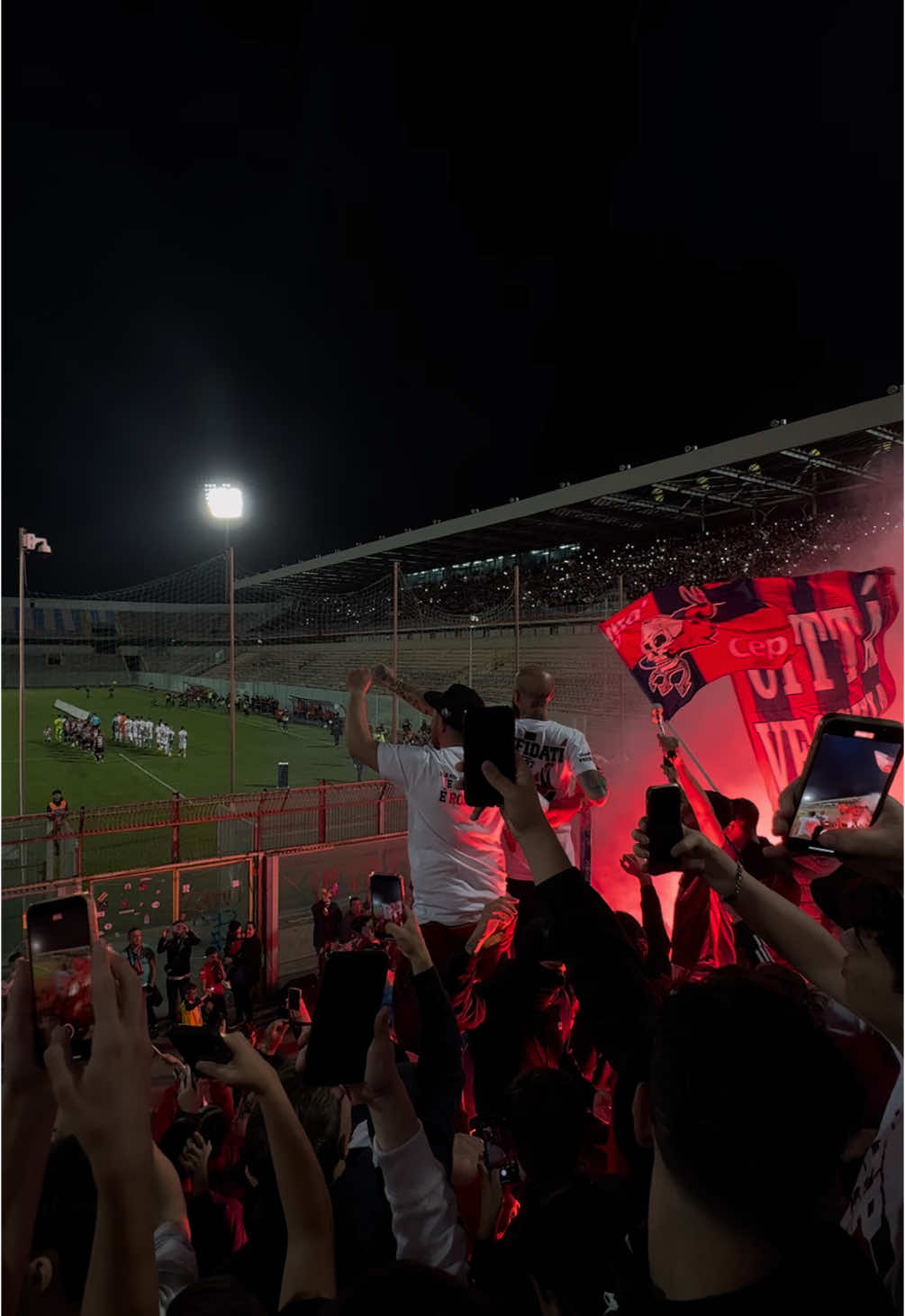 non so più come fare senza te…❤️💙 #taranto #curvanord #stadio #iacovone #ultras 