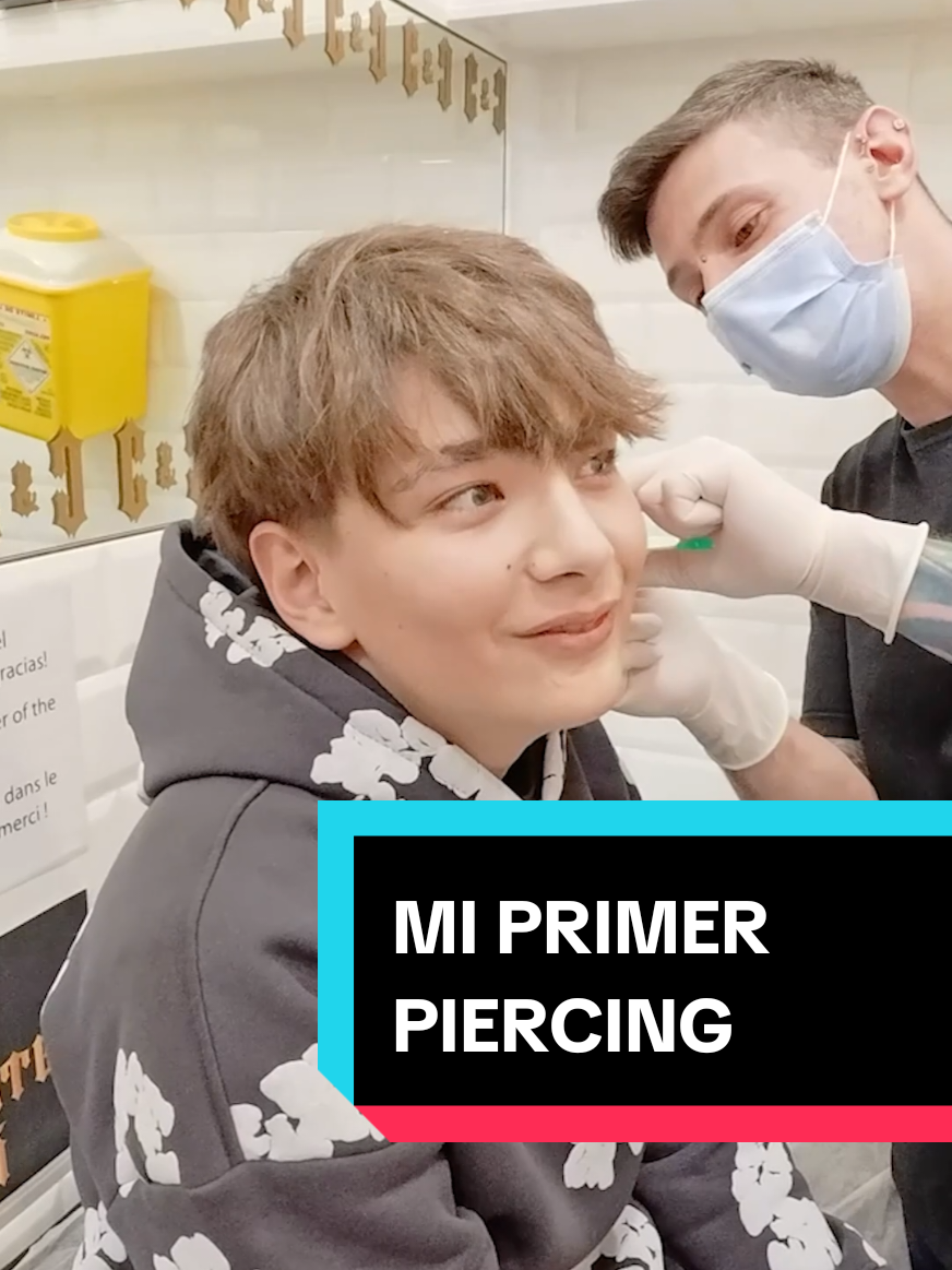 MI PRIMER PIERCING 😁 Y como llegamos al objetivo en el vlog, AHORA LE TOCA AL PELA TATUARSE MI LOGO 🤭 #tozeo #tozeoiwnl #Vlog #Lifestyle #piercing #tattoo #fortnite #sebakira @SEBAKIRA 