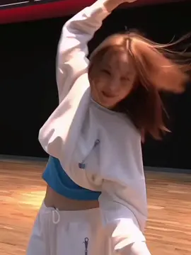 NAYEON::Estoy loquita la la la la laa 😜 #nayeon #Nayeonamomuchisimooooooooo #TeamoooooImnayeon #Nayeonnayely #cutecore #strawberry #TWICE #abcdnayeon #strategy #TWICE #fypppppppp #fyp #paratiiiiiiii #parati 
