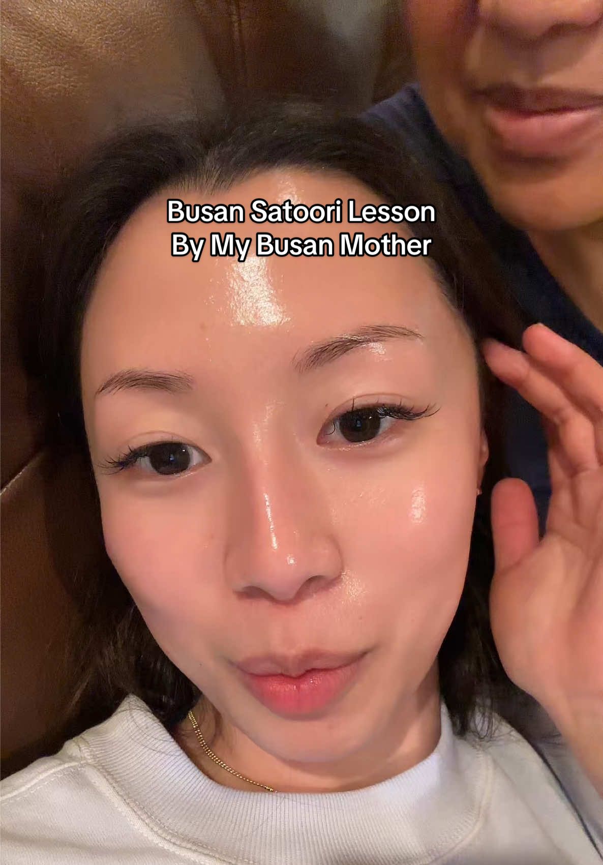 U might want to lower ur volume #busanmom #busansatoori #koreanmom #momanddaughter 