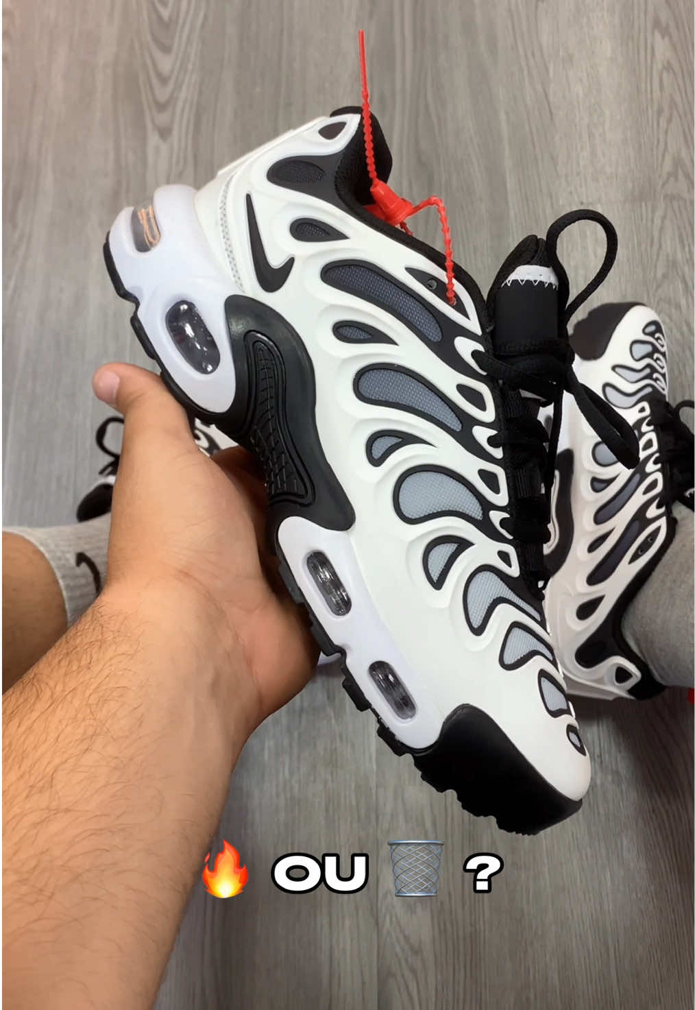 Air Max Plus TN Drift “Yin Yang” ☯️ Pronta entrega imediata!📦💨 Tamanhos disponíveis:38, 39, 40, 41, 42, 43 ✅ 🚚 Frete grátis para todo o Brasil 🤝Confiança e qualidade garantidas: mais de 4 anos no mercado! Compre pelo site (link na bio) ou pelo nosso whatsapp (12)98122-6683  . . . . #sportlife #nikeboy #streetwear 