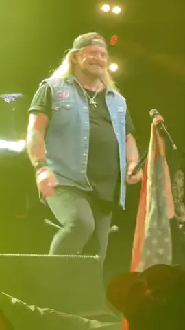 🤘Lynyrd Skynyrd🫵@Johnny Van Zant #lynyrdskynyrd #concerts #live #ronnievanzant #songs #freebird #lyrics #fyp #fy #southernrock #johnnyvanzant @lynyrd_skynyrd_official 