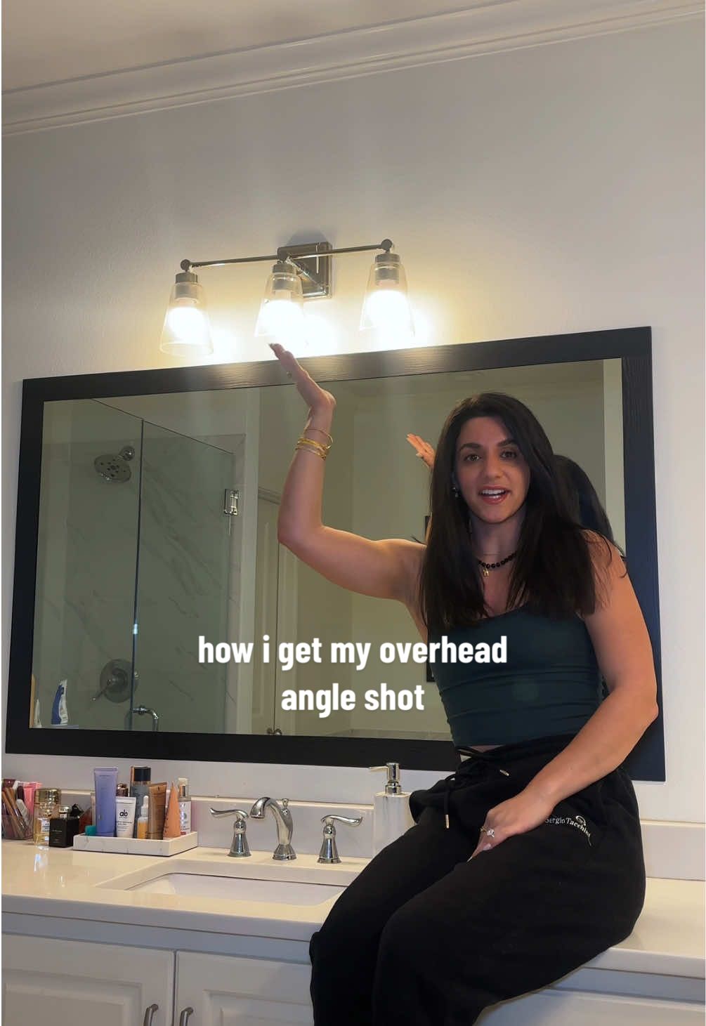 Replying to @annette♡ how i get my overhead angle shot in my vlogs 🫶🏽✨ #filmingangle #editingtips #visualhooks 