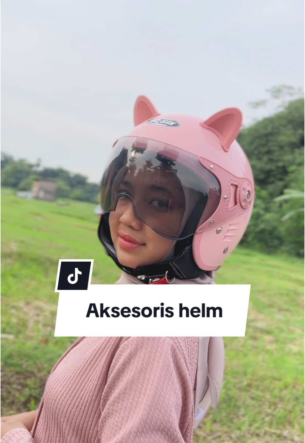 Gimana nih jadi tambah lucu kan? Yuk samaan🥰 #helmsni #helmretro #hijabfriendly #helmbogo #rsixhelmet #rsixhelmet #rsixofficial 