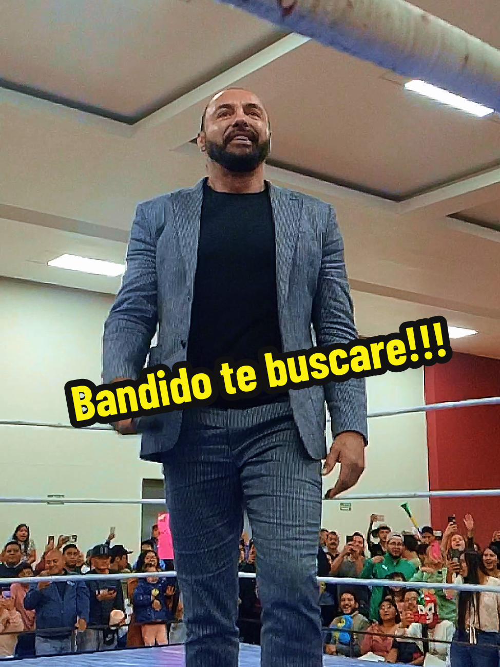 Bandido te buscare!!! @Latin Lover desbordó al público de Tecámac, Estado de México en su visita el pasado 16 de febrero 2025 en el evento de lucha libre AAA. #luchador #luchalibreprofesional #luchalibre #luchalibreaaa #luchalibremexicana #yosoytecamac #edomex #reyesacozac #edomex🇲🇽 #fyp #Tecamac #ozumbilla #aifa #tecamacmexico #sierrahermosatecamac #santacruztecamac #estadodemexico #heroestecamac #tecamac #reyesacoz 