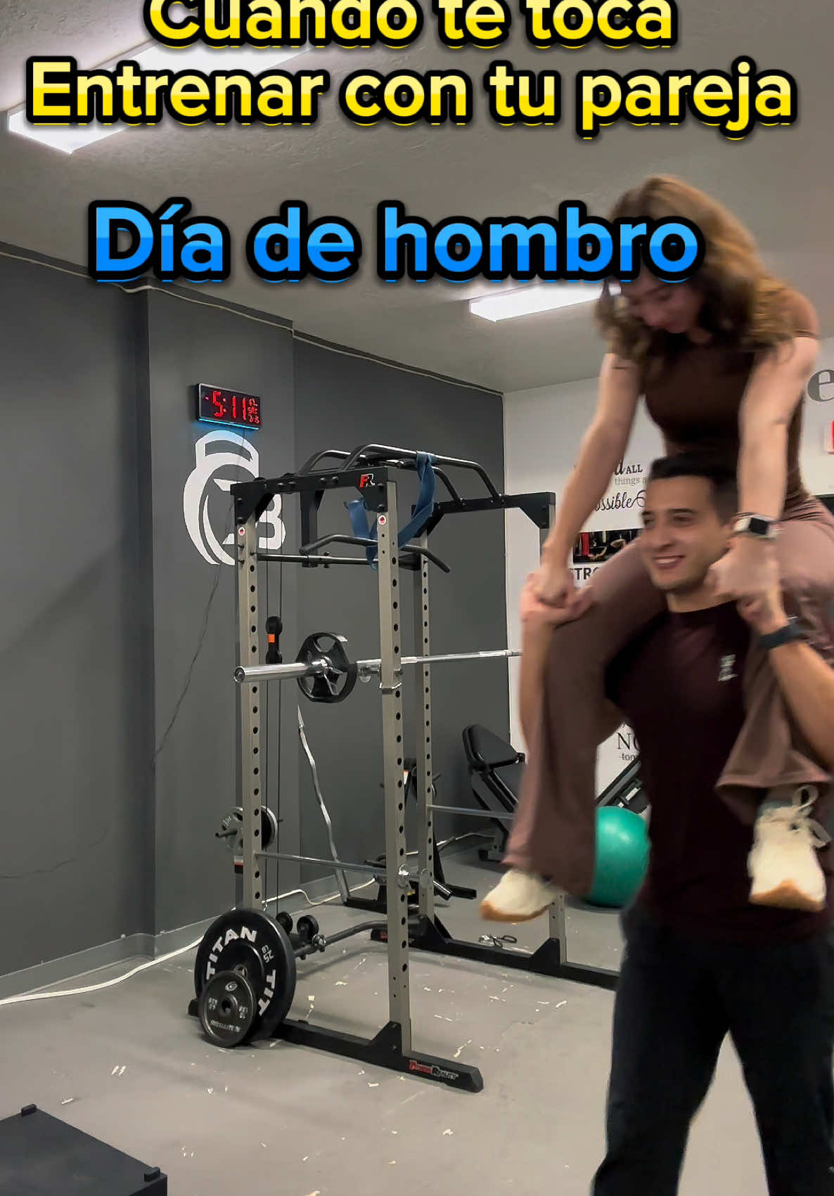 Esa fuerza bruta que tiene mi esposa en las piernas😳😳#fybシ #viralvideo #instagram #reels__tiktok #comedia #motivation #fb #fbreels #verdades #couple #risas😂😂😂 #utah #