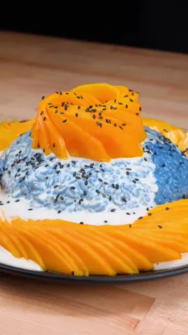 Sorry, it looked so delicious that my stomach growled at the worst possible timing😅 #mangostickyrice #asmr #tiktokfood 