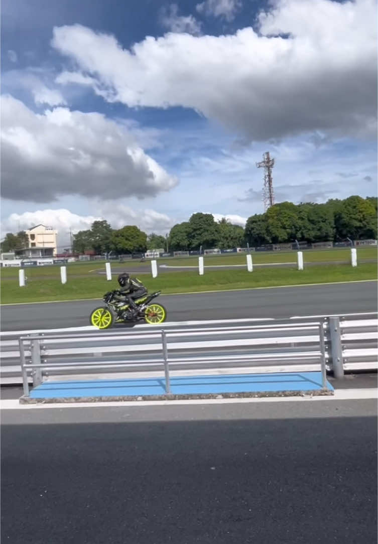 i miss the adrenaline 📈#raider150fi #streetgp🇵🇭 #carmonaracetrack #fyp 