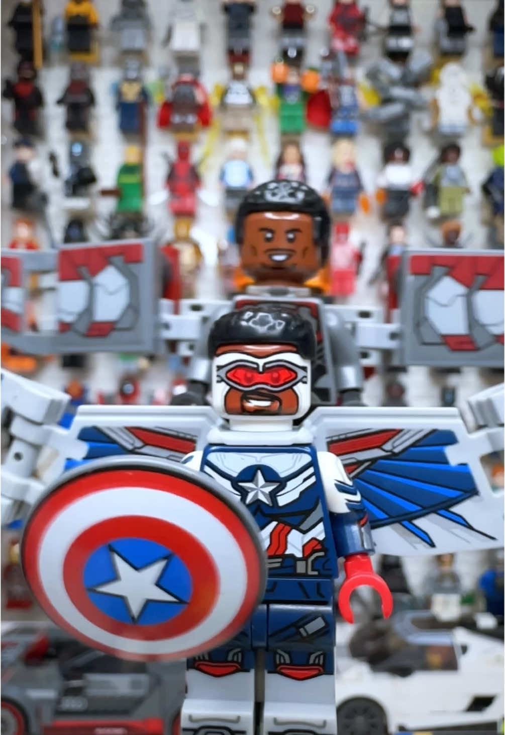 Minifigures Falcon & Captain America (Sam Wilson) #lego #marvel #dochoi #viral #fyp #trending 