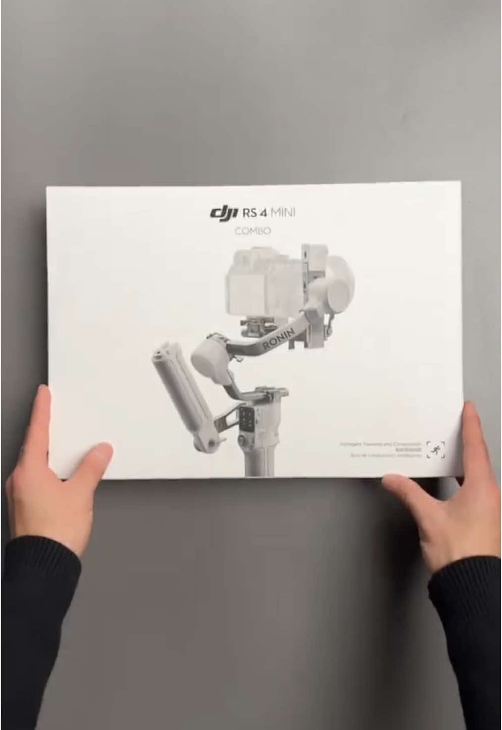 Let's unbox DJI RS 4 Mini together 📦  Lightweight, compact, and packed with advanced features like intelligent tracking and vertical shooting, it’s made for creators who are always on the go.  Unbox your creativity—what’s the first move you’ll film? 🎬 Video by NiuShiXiong #DJIRS4Mini #CreativeFilming #Videographer #FilmmakingGear #ContentCreatorTools #DJIgimbal #RS4mini #cameragimbal #stabilizer #DJItok