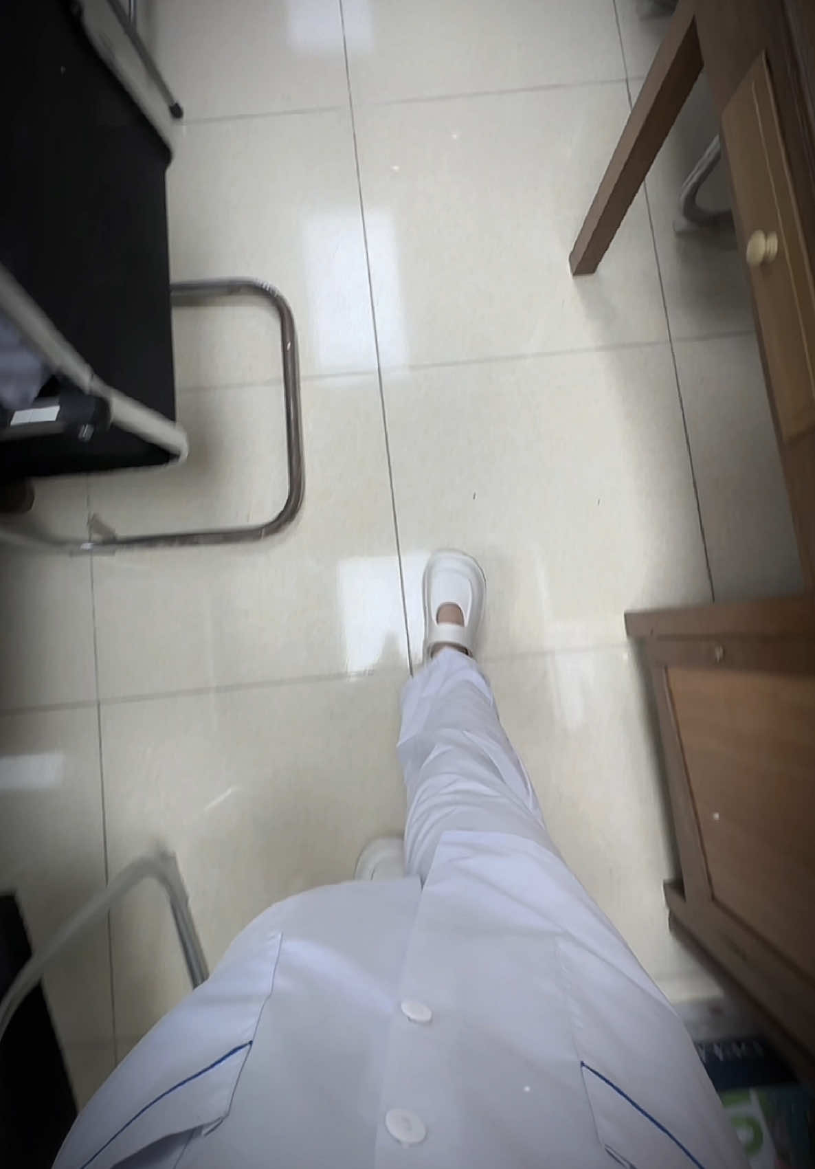 Ngồi xong các bs trong khoa phải khám đùi c toii vội 🙂‍↕️ #CapCut #xuhuong #sinhvienyduoc #hocycogivui👩🏻‍⚕️💙 #dieuduong 