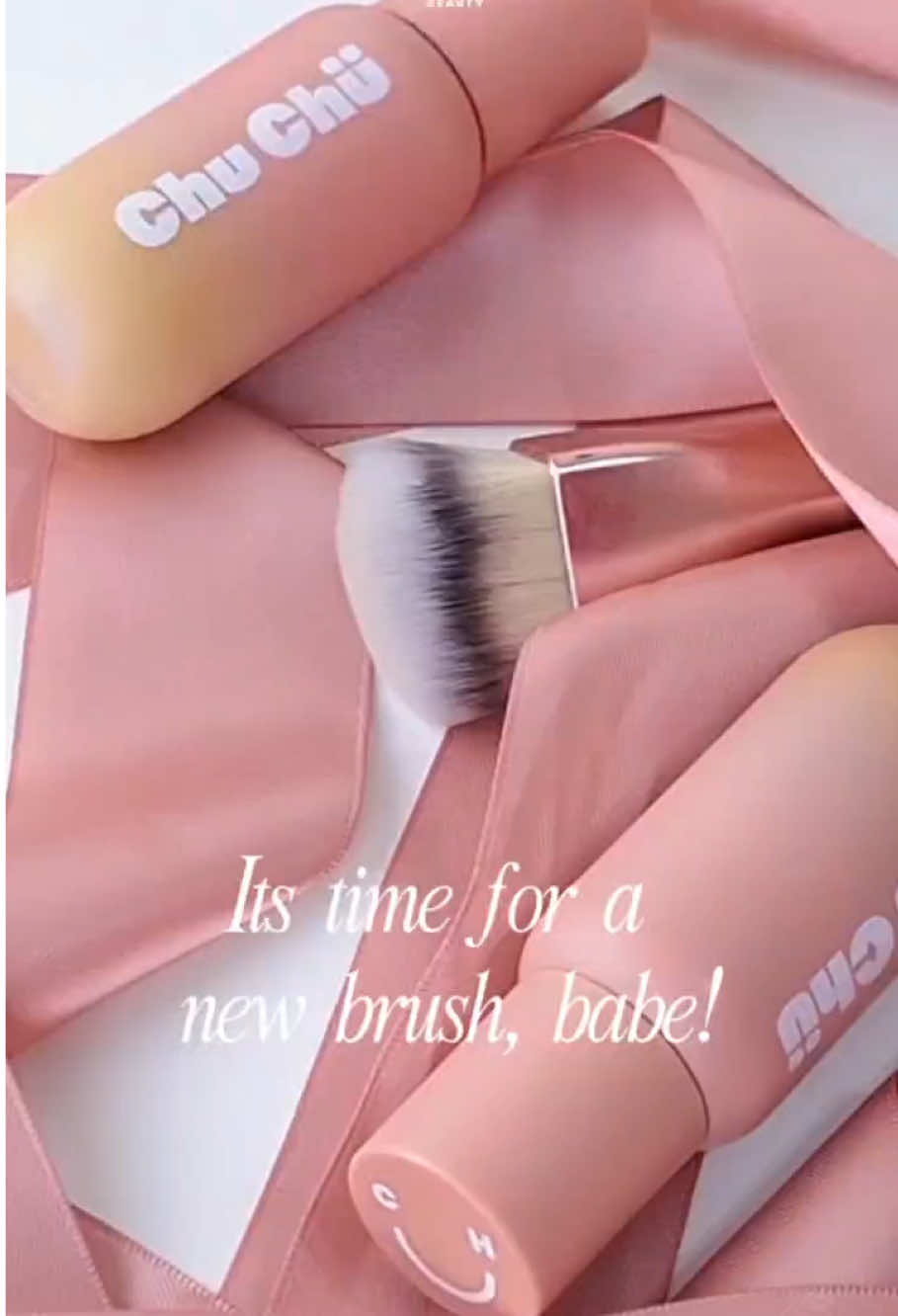 buff it out with our 𝐇𝐞𝐚𝐫𝐭 𝐁𝐥𝐞𝐧𝐝𝐢𝐧𝐠 𝐁𝐫𝐮𝐬𝐡. dense and velvety soft bristles for that airbrushed finish! 💗☁️ #chuchubeauty 