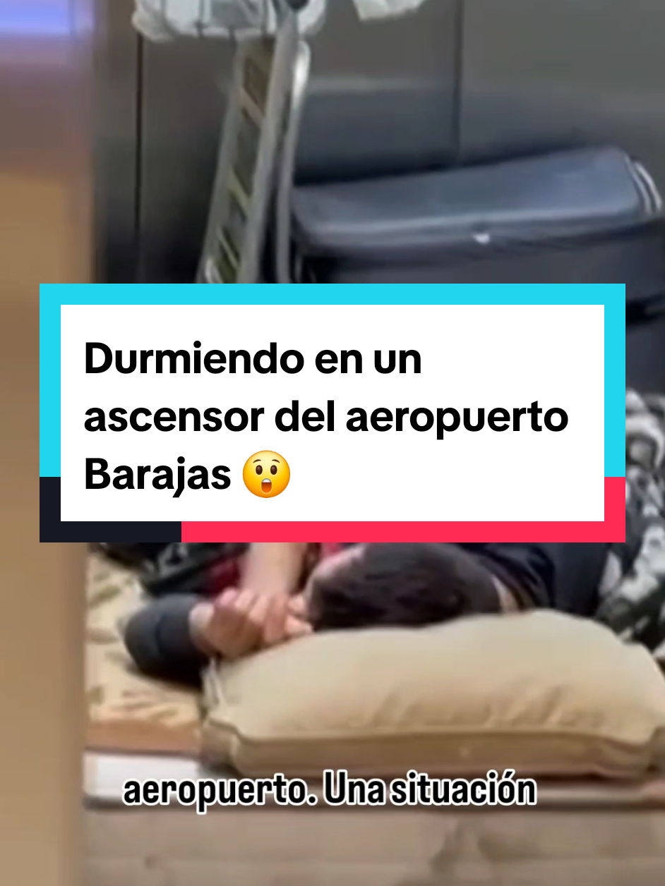 ▶️ Telemadrid ha obtenido en exclusiva unas imágenes insólitas: una persona durmiendo sobre un colchón dentro de uno de los ascensores de la T-4 de Barajas, en una especie de habitación improvisada.  👉 Es una de las alrededor de 500 personas que viven en diferentes terminales del aeropuerto, una situación insostenible según denuncian los trabajadores de Barajas.  #Barajas #sintecho #denuncia 