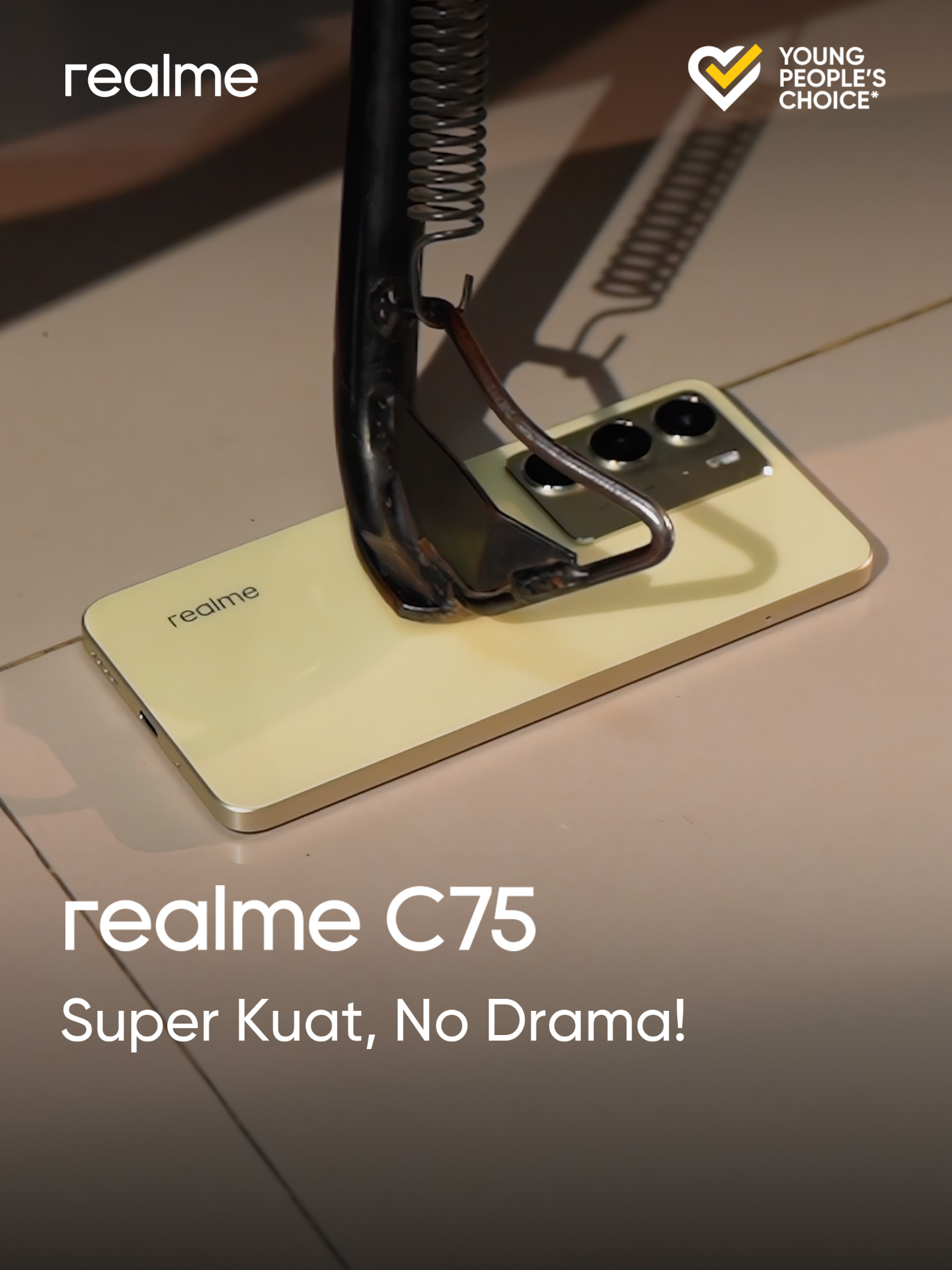 realme c75! Super kuat nggak pake drama, bisa dipakai tatakan untuk standar motor, nggak khawatir ubin rusak! #realmeC75BestWaterproof #realmeC75WashablePhone #UnderwaterDominator