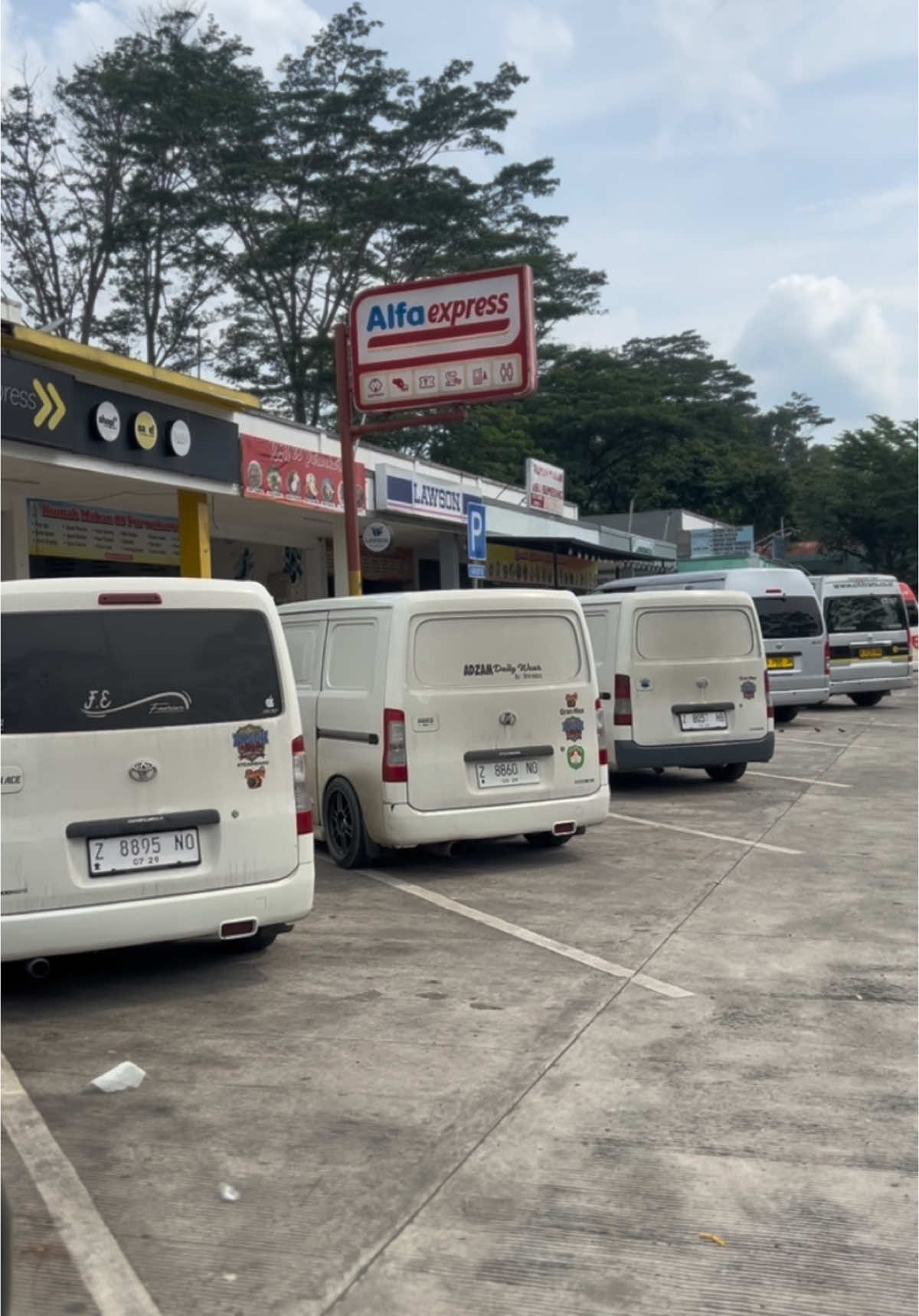 Barudak eyang naga🤣 @BHINEKASNEW STORE #granmax #grandmax #granmaxindonesia #granmaxmodifikasi #pasartasik 