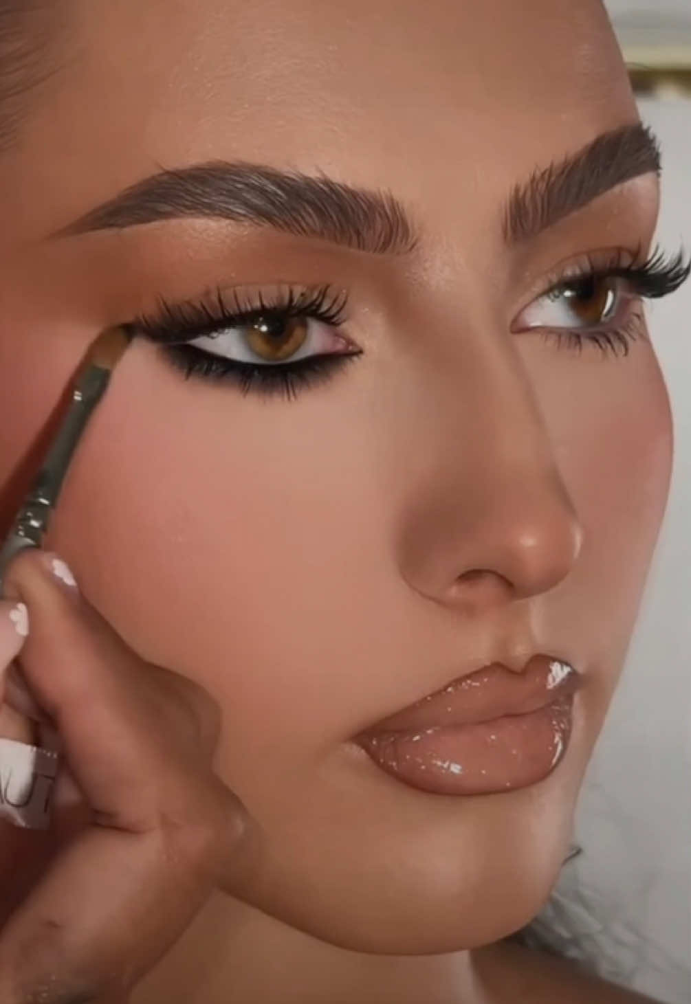 literal ART #makeuptutorial #cateyetutorial #heavymakeuplook #heavyglam #glamgirl #glamlook credit: @dafineneziri 