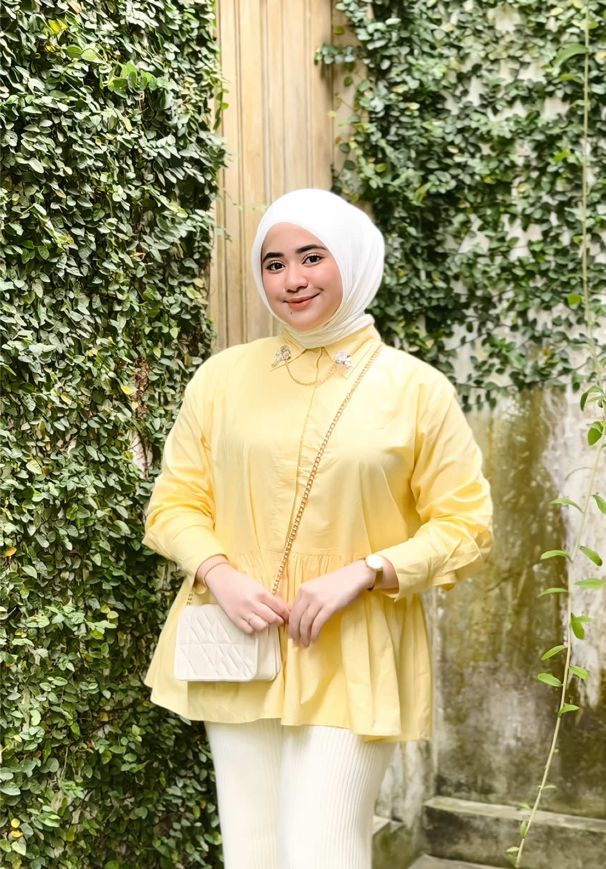 cakep banget kemeja dibawah under 100rb✨🐣 #kemejawanita #kemejastyle #kemejawanita #ootdfashion #ootdhijabstyle #ootdhijabsimple #velmoid 