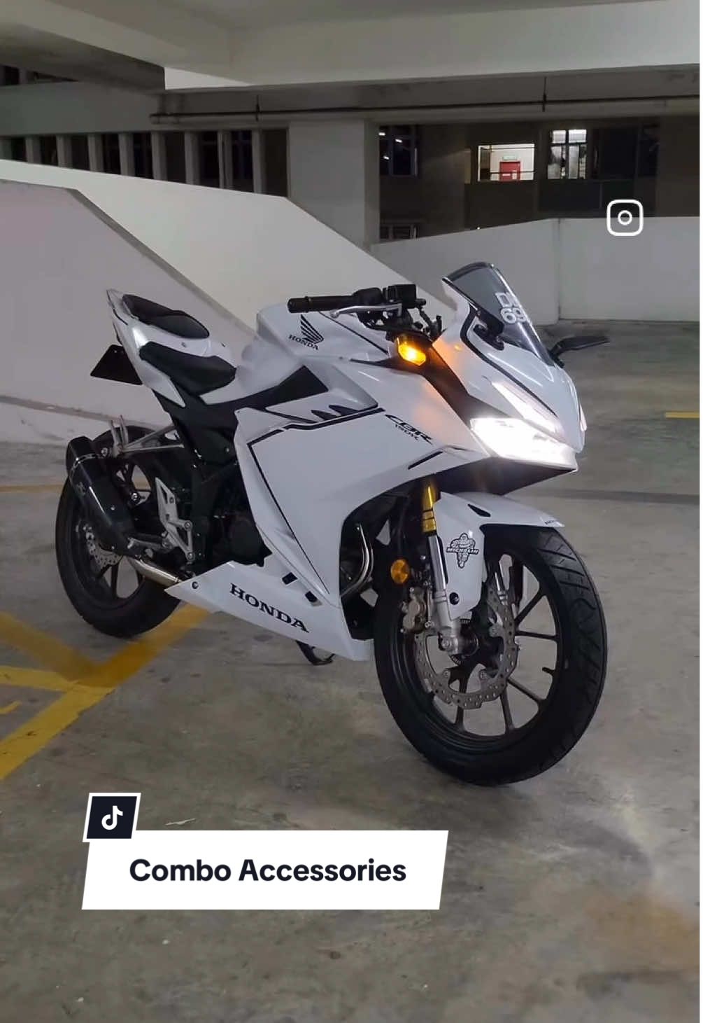 🎥 Video Reels: White ⚪ Honda CBR150R 🔥 Thanks owner yang telah teracun dengan jajan² yang saya iklankan, hehe akhirnya siap motor tahun 2024, katanya nanti nak wrap design baru 😁 Owner: Bro @aimanasron 😎 Pre-order: ✅ Set Fullsystem Exhaust CBR150R  ✅ Muffler Akrapovic R1M ✅ RM620 siap pasang❗ ✅ FOC Akrapovic Keychain ✅ FOC Akrapovic Sticker Muffler ✅ Fenderless CBR150R, RM140 ✅ Winglet Sidemirror, RM120 ✅ Runner 🏃🏻 Putrajaya (RM35) Thanks support Haas Motorsports Services 👍🏻 Berminat boleh whatapps: 📲 01161561241 📲 01161561241 📲 01161561241 #HaasMotorsportsServices  #since2018  #MH90 #muhammadhasbullah #kythelmet #kyt  #trackday #sepanginternationalcircuit  #sepanggokart  #sepanginternationalcircuit  #rcb #racingboy #racingboymalaysia #racingboyofficial #malaysia🇲🇾  #malaysia🇲🇾❤️  #yamahar25  #yamahar15v3  #battlax #bridgestone #battlaxs22 #battlaxr11 #battlaxr11racing #kualaklawanginternational #klawangrouten32  #kakicornerofficial  #MotoGP  #r25v2 #cbr150r