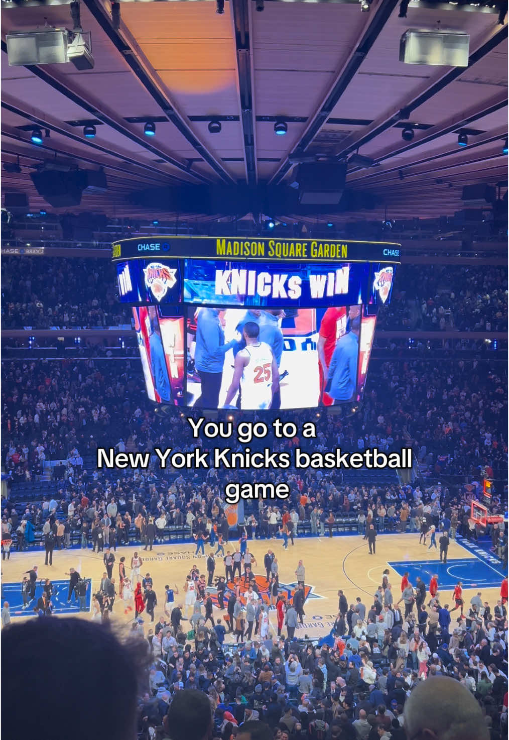 IT WAS SO AMAZING, and they won!!! Officially love basketball @Knicks Gaming @KnicksCityDancers  #basketballgame #knicks #newyorkknicks #winners #ny #newyork #knicksvschicagobulls 