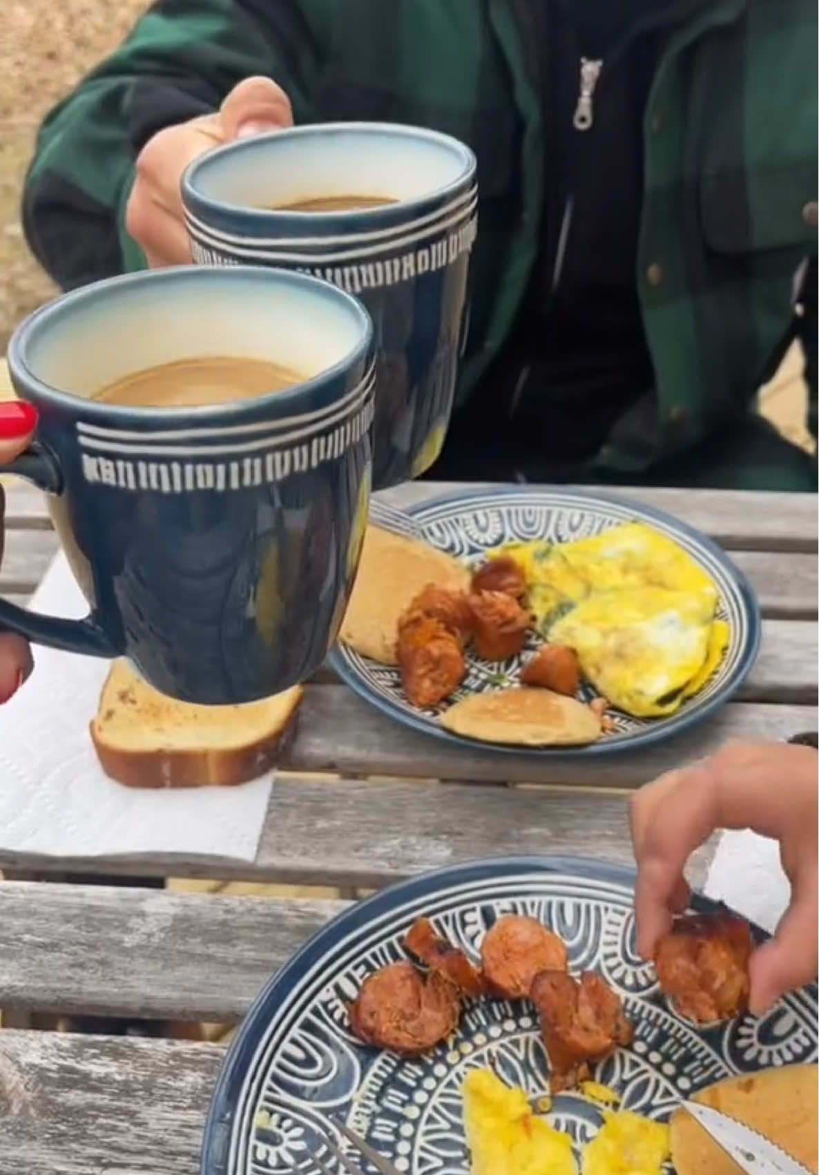 Relaxing breakfast with my little family ♥️💕 #Foodie #breakfast #chorizo 