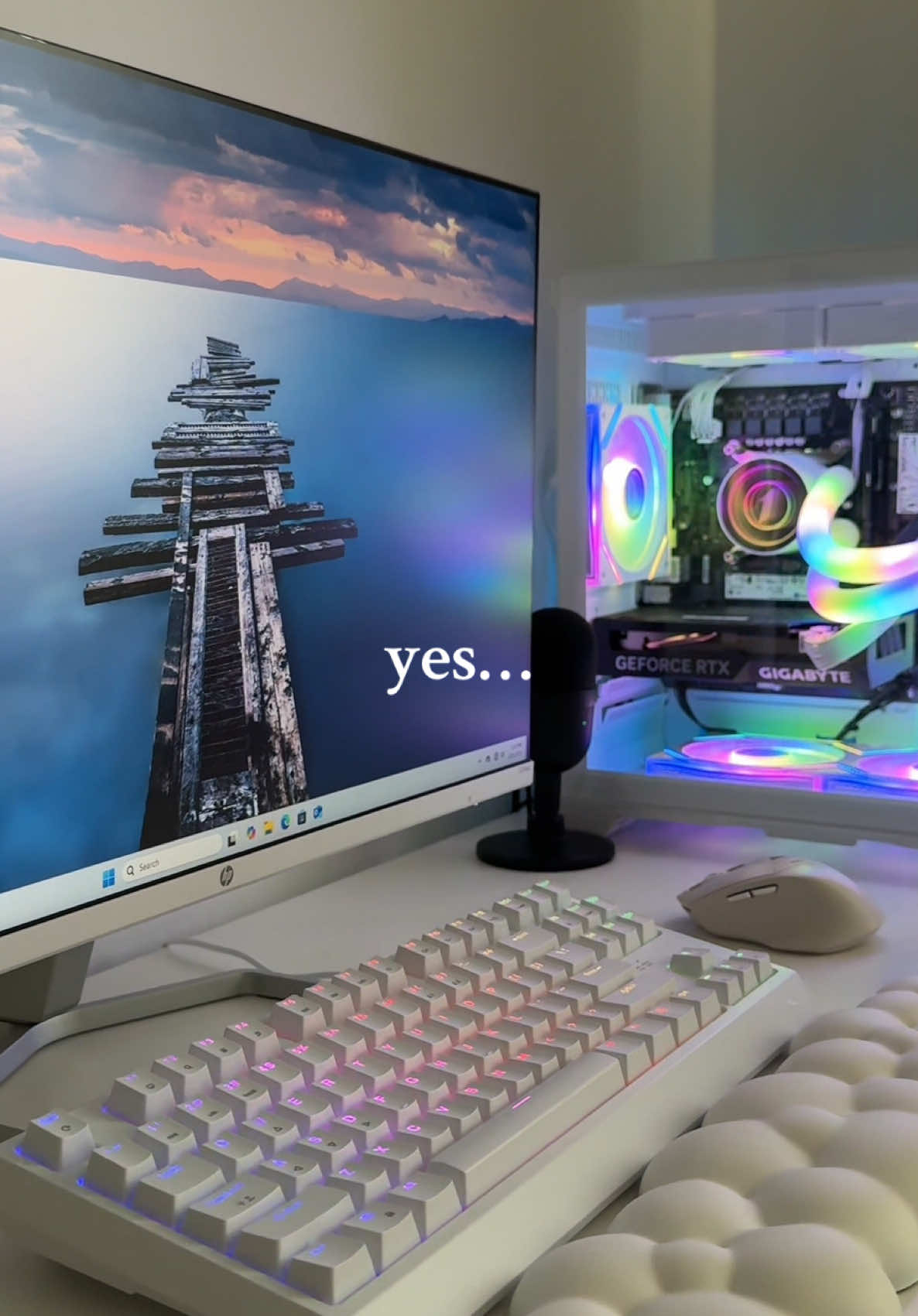 i’m the luckiest woman on earth 😭🤭 #deskmakeover #gamingpc #imjustagirl #newsetup #newpc #simstok #24inchmonitor #hpmonitor #sims4 #cleangirlsetup #pcbuild #nvidiageforce #gigabyte #1stplayer #geforcertx 