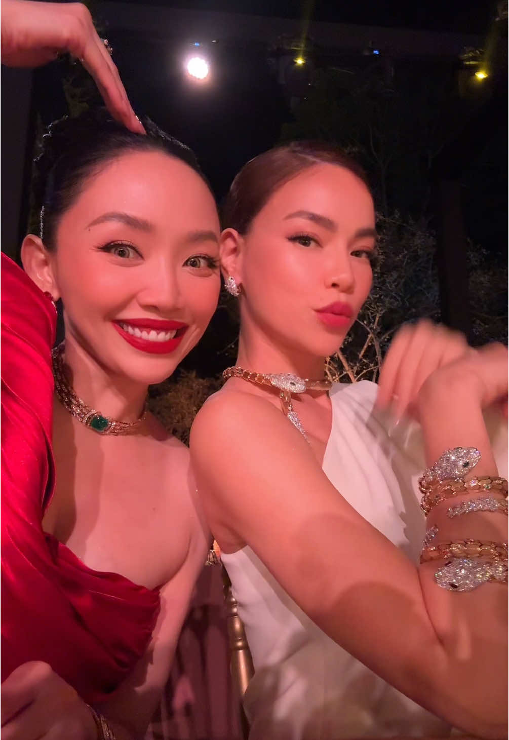 @Bvlgari night with the one @Hồ Ngọc Hà #Bvlgari #bvlgarihighjewelry #BvlgariAeterna 