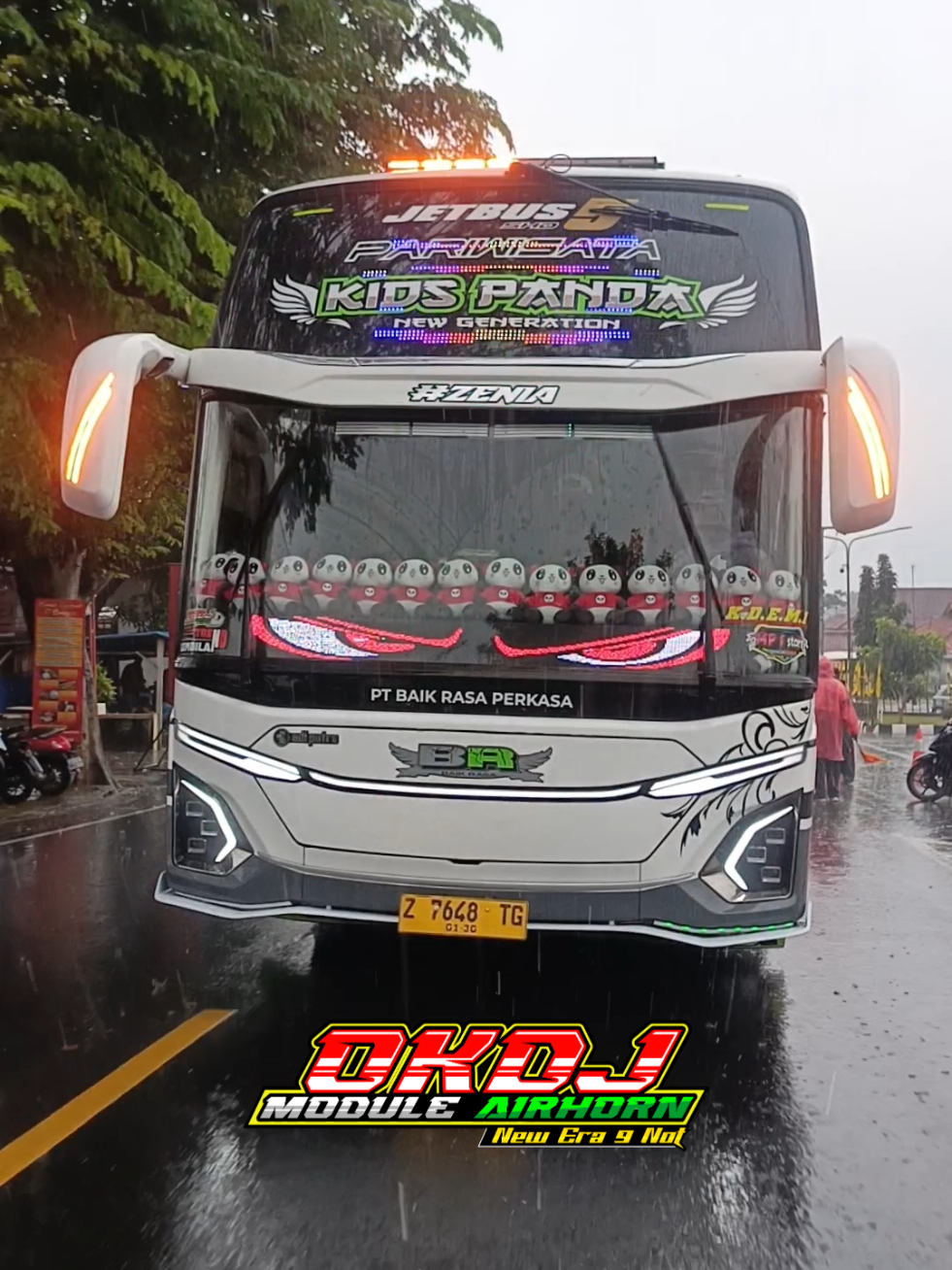 Kids Panda Mode Jualan Es Krim & Susu Murni🔥 #jetbus3 #jetbus5 #jb5 #jb3 #tunggaljayatransport #kidspanda #modulbasuriviral #basuriv3 #busmania #basurikeren #modulbasuri #videoviral #fypシ゚viral #trending #fyp #foryoupage #viralvideo #qqtrans #nabilaqqtrans #basuri  #basurihorn #beranda #bismillahfyp  #basurikoplo #basurinadaviral #qqtransnabila #nabilaqqtrans #andrywinspector #andrynabilla003 #agungkidspanda #ngoyodbus  #modulokdj9not #basuri9corong #okdj9not #kidspandabaikrasa  @🇰 🇮 🇳 🇬  🇱 🇪 🇴 @AGUNG KIDSPANDA @gungkidspanda02 @adiiiaryana_ @officiall kids panda @baikrasaperkasa 